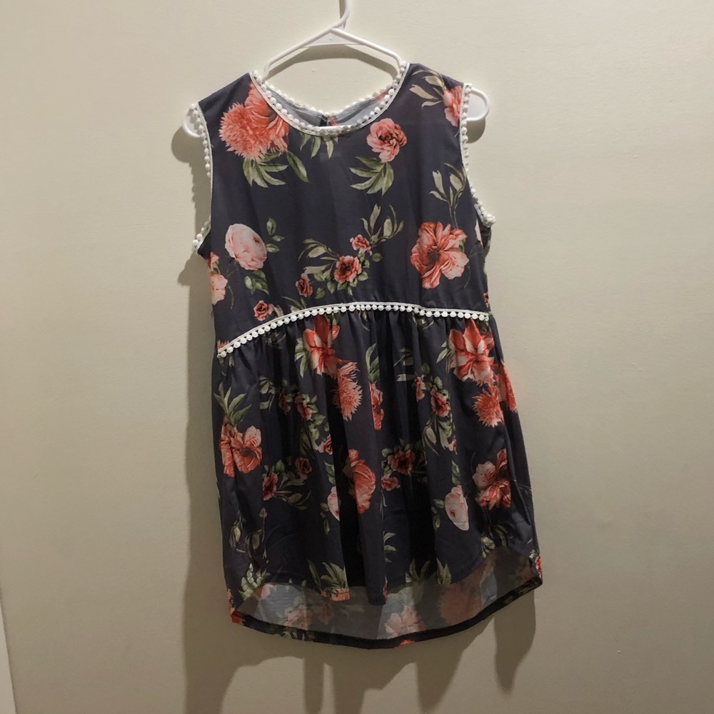 🎉2 for $10 gray floral top